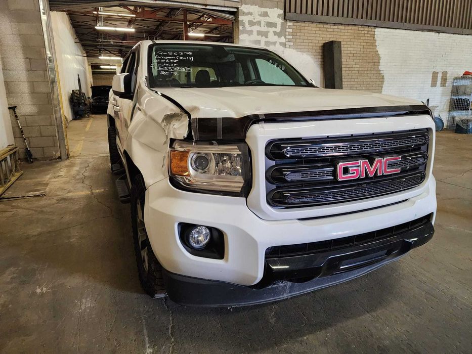 GMC-Canyon SLT All Terrain 4x4