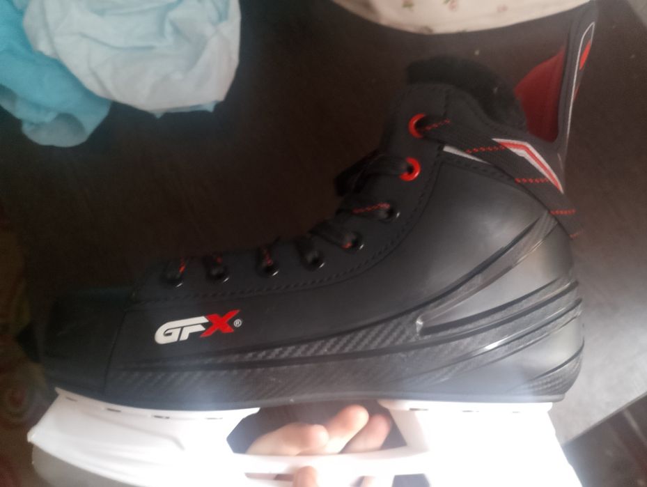 Коньки GFX, в отличном состоянии
