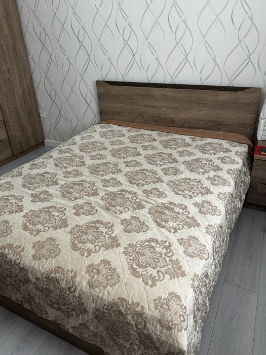 Продам кровать с матрасом