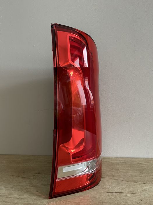 Stop stanga Mercedes Vito W447 NOU!!! cu mic defect