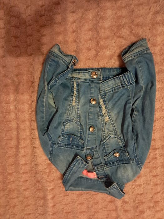 Детски дрехи за момиче 4- 5 години. осени в много добро състояниуе.