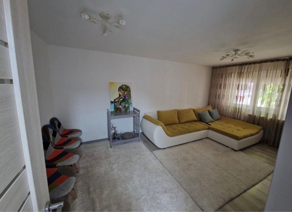 Inchiriez  apartament 3 camere!