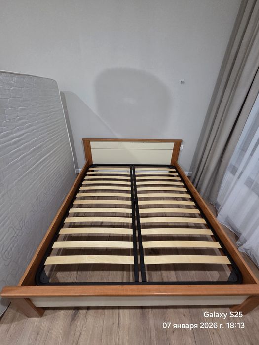 Продам кровать с матрасом