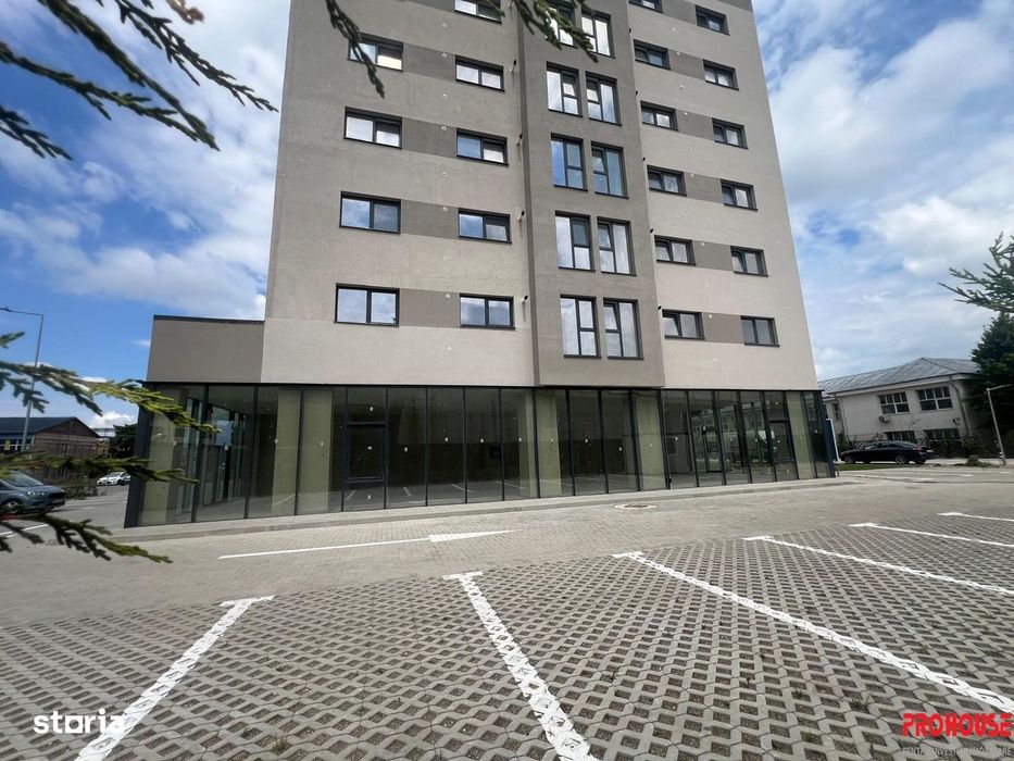 Spațiu comercial modern 155 mp, la cheie, cu două intră