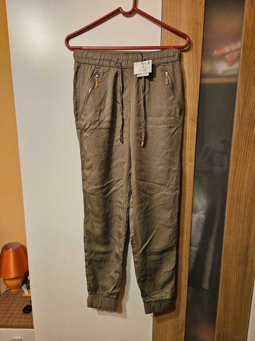 Pantaloni kaki Mohito marimea 32, noi, de vara, subtiri
