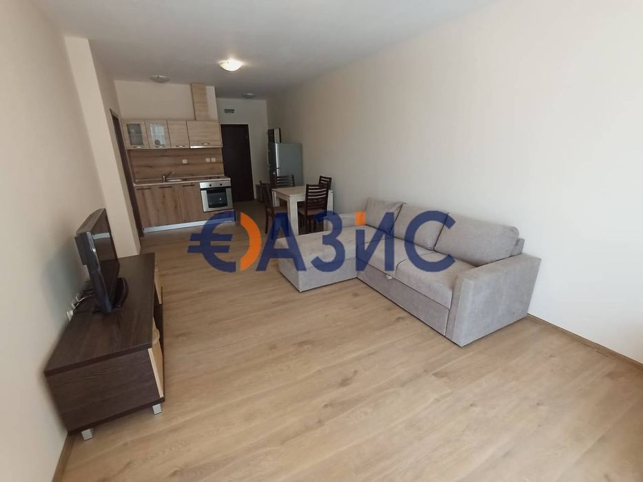 Продава се Двустаен апартамент в Свети Влас - 90 кв.м за 810 €/кв.м - Снимка #12