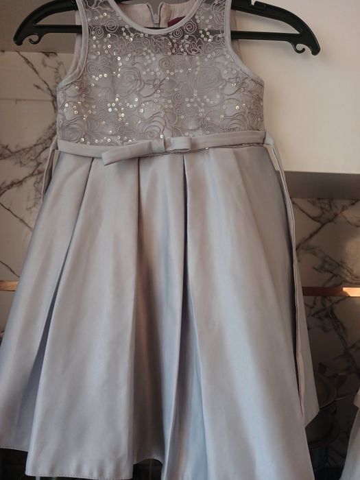 Детская платья,нарядная платья