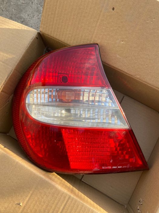 Продам камри 30 задние фары
