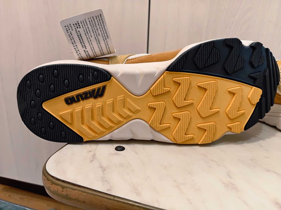 кроссовки Mizuno Contender