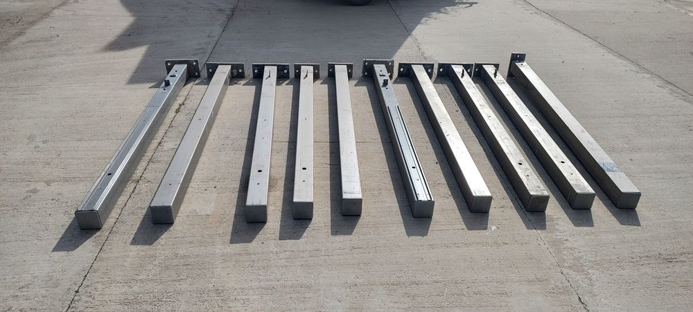 Stâlpi Fier și Aluminiu cu talpă