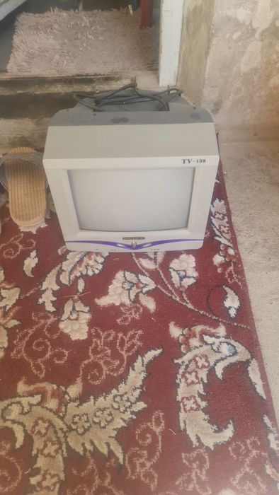 Телевизор черный белый