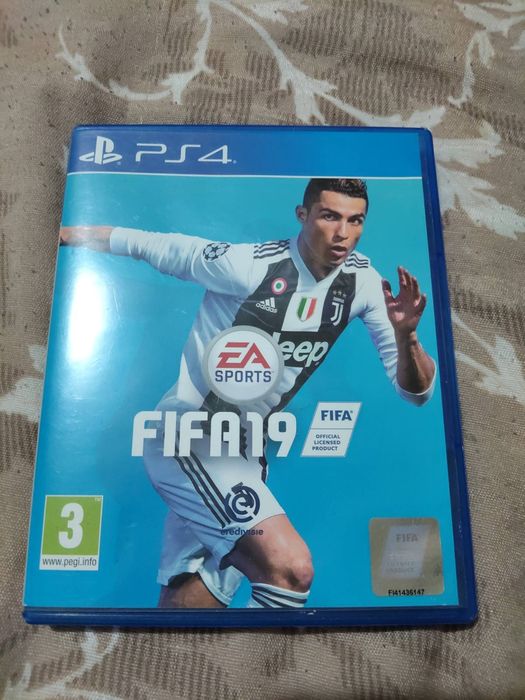 Play station 4 и волан