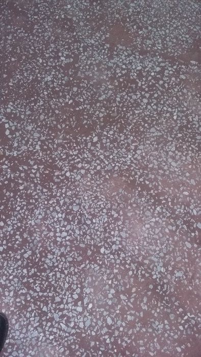 Залифка шлифовка промышлинных полов    и   палировка   бетона   полов