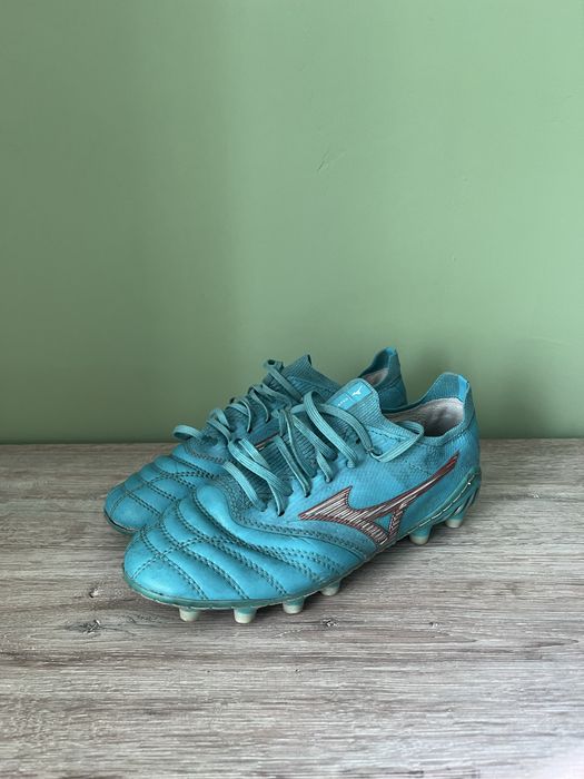 Футбольные бутсы мизуно