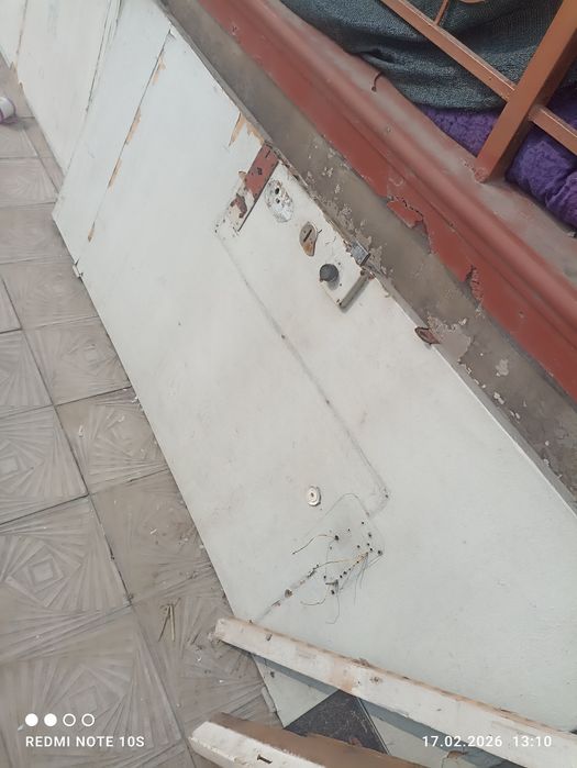 Eshik bor. Ешик бор