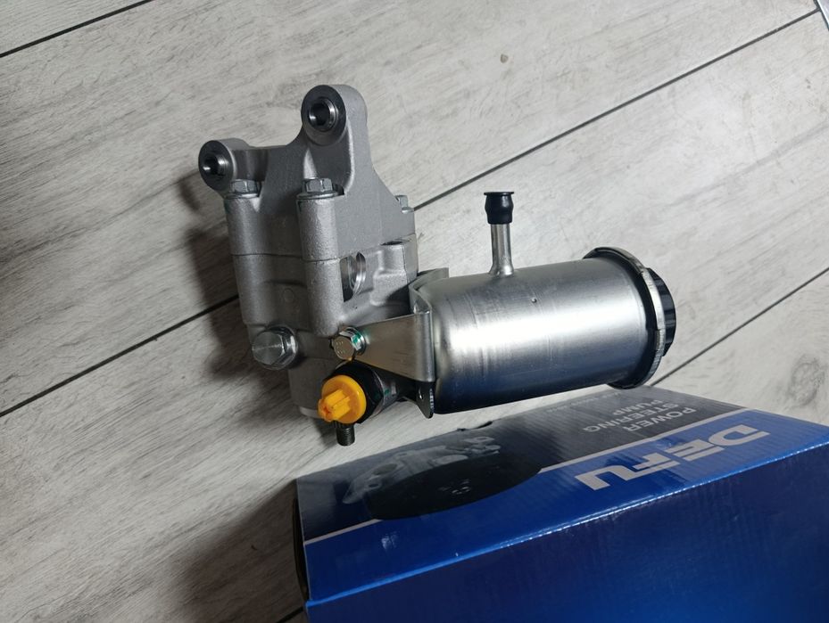 Гур насос Toyota 1 UZ 4.0