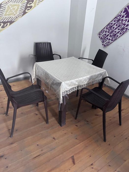 Стол и стулья комплект