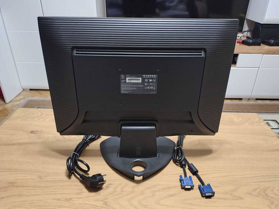 Монитор Hyundai X224W – 22", Full HD