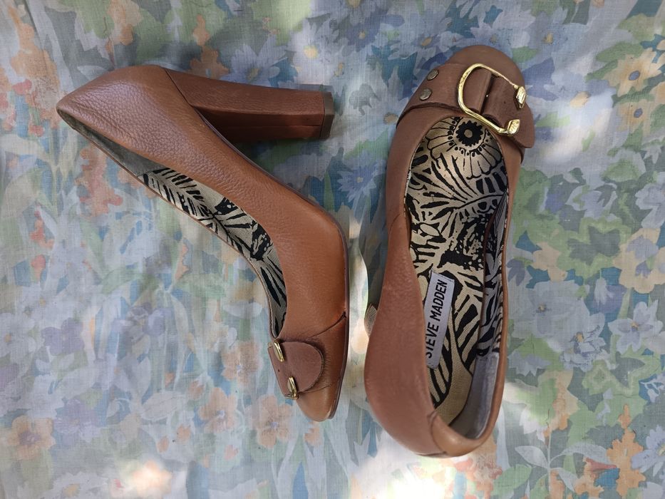 Туфли женские на каблуках