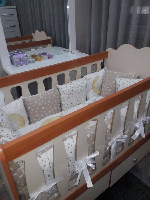 Бортики на детскую кроватку