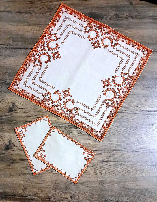 Бродирани карета