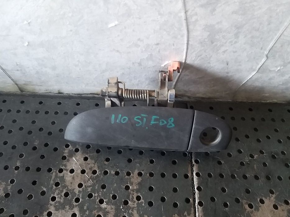 Maner usa stanga fata hyundai i10 1 pa