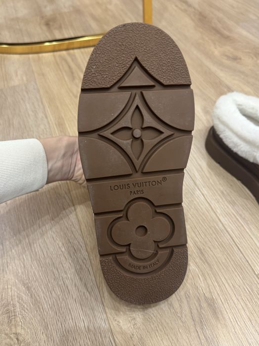 Luis Vuitton - Cortina Closed Mule