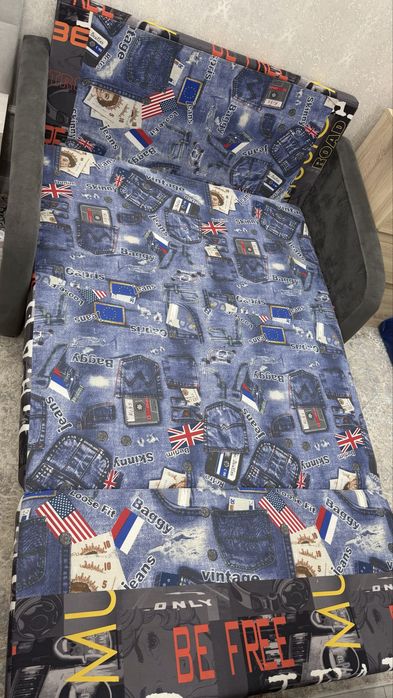 Детский диван в хорошем состояний