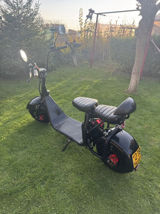 Vand scuter electric limitat la 25km/h