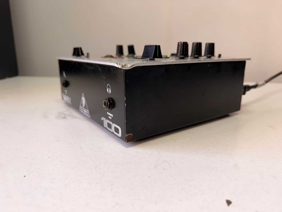 Mixer DJ Behringer VMX100 – Pret de Lichidare – Functional