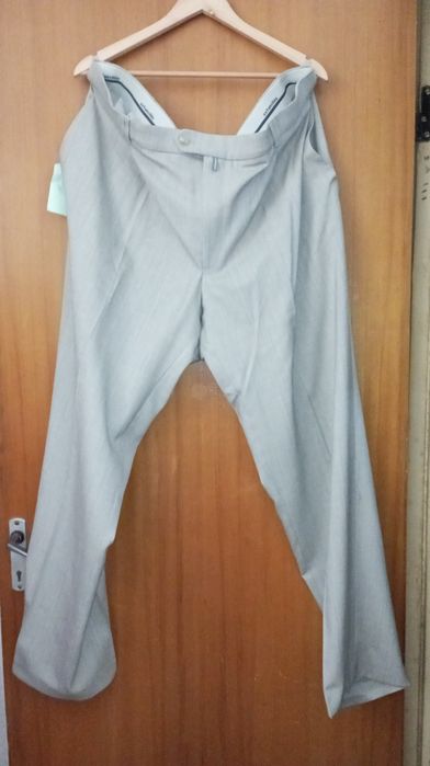 Pantaloni lungi pentru bărbați.