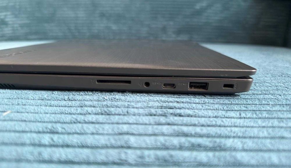 Laptop Lenovo V330-14IKB