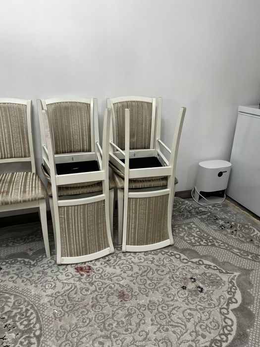 Продам стол и 12 стульев