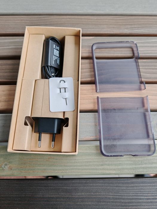 Motorola RAZR 40, dual SIM, 8GB RAM, 256GB, 5G