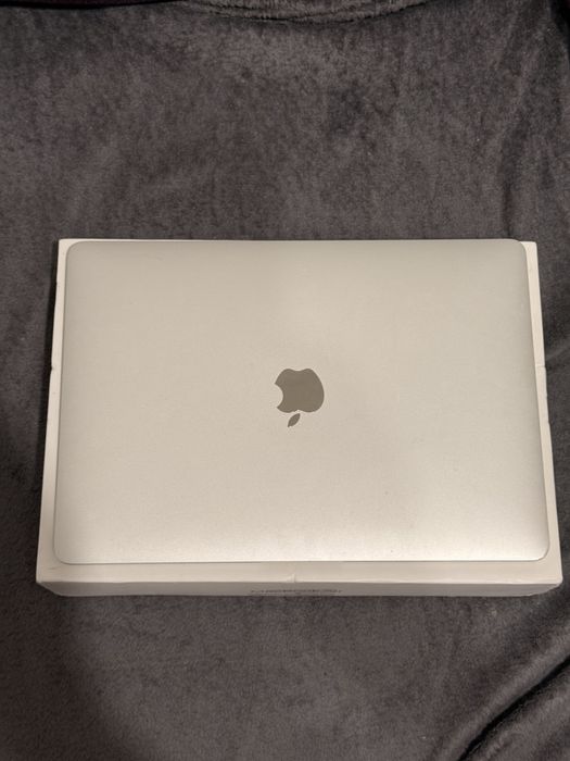 Macbook air 13" M1 256gb ssd 8gb ram