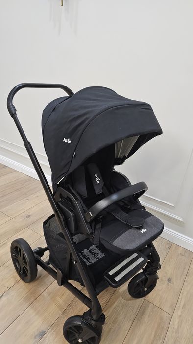 Продам коляску Joie
