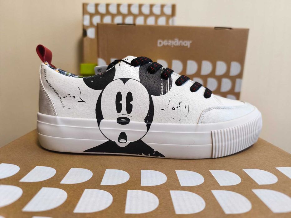 Desigual кецове.