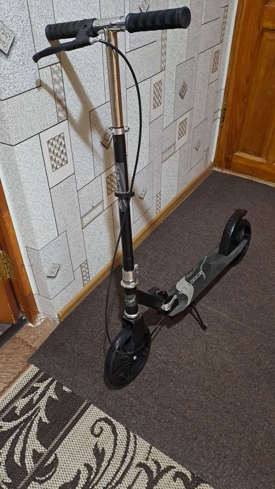 Продам двухколесный самокат