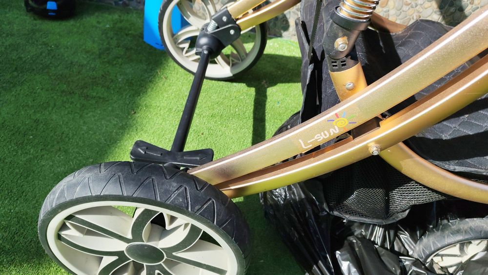 Vând cărucior sport