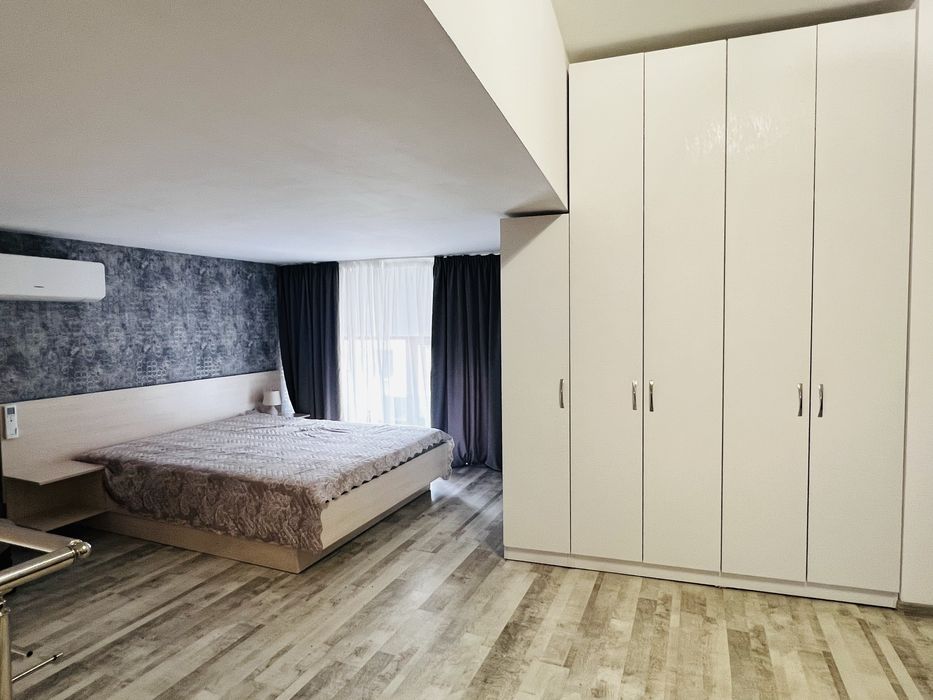 Продава се Тристаен апартамент в Варна, Гръцка махала - 100 кв.м за 2550 €/кв.м - Снимка #4