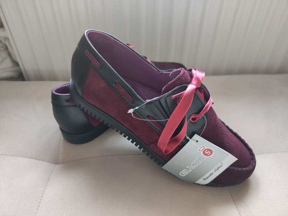 Чисто нови дамски обувки от естествен велур на марката Грация стил