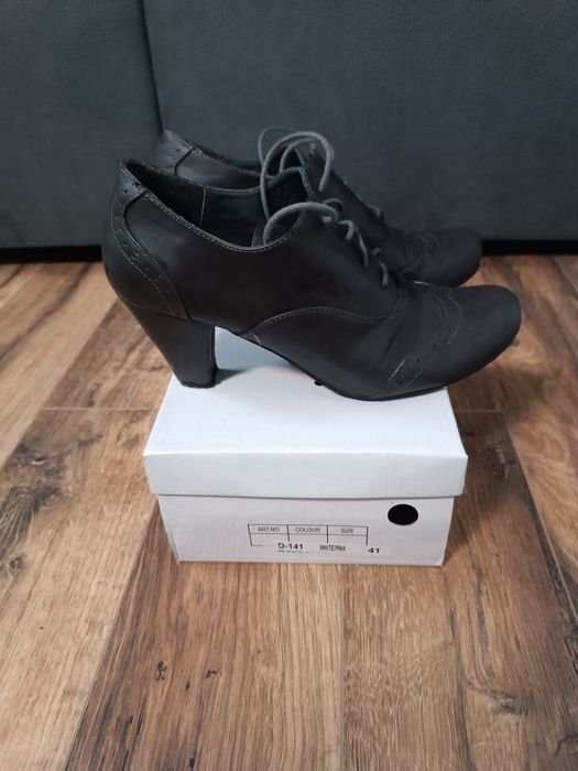 Дамски Обувки - размер 40