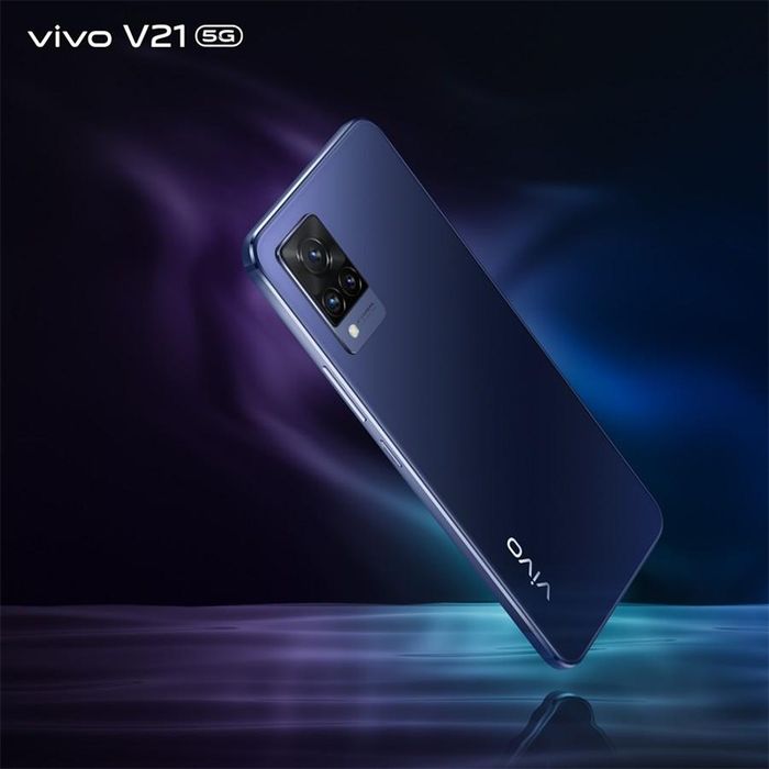 Vivo V21 full комплект в идеальном состоянии