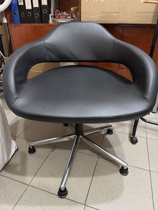 Фризьорски стол, почти нов, много малко използван