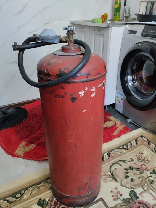 Продам газ балон.