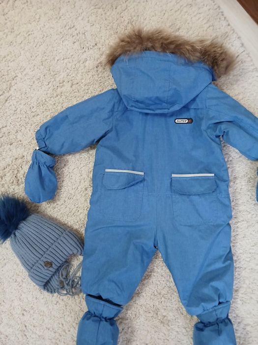 Продам комбинезоны детские б/у.