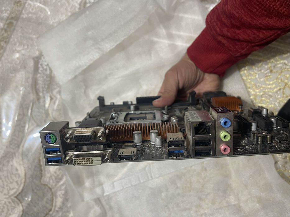 Продается материнская плата ASROCK H110M