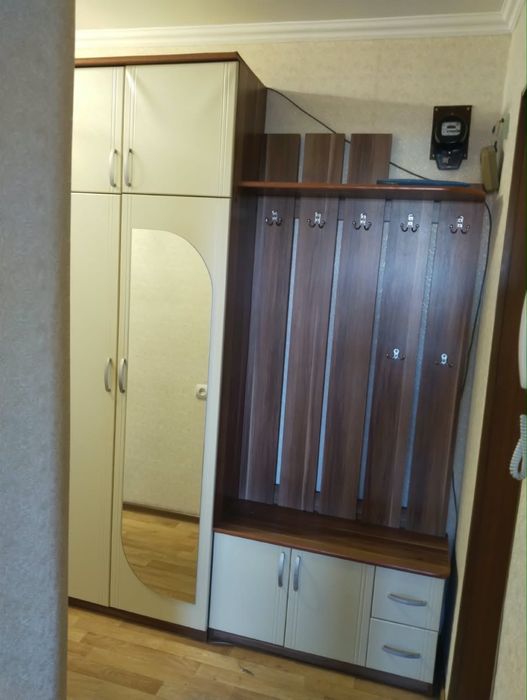 Продам прихожую б/у