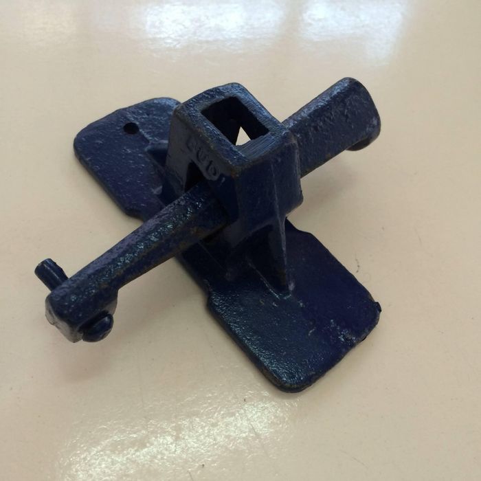 Accesorii pentru doka: montanti, distantieri , lamele , spade vincluri