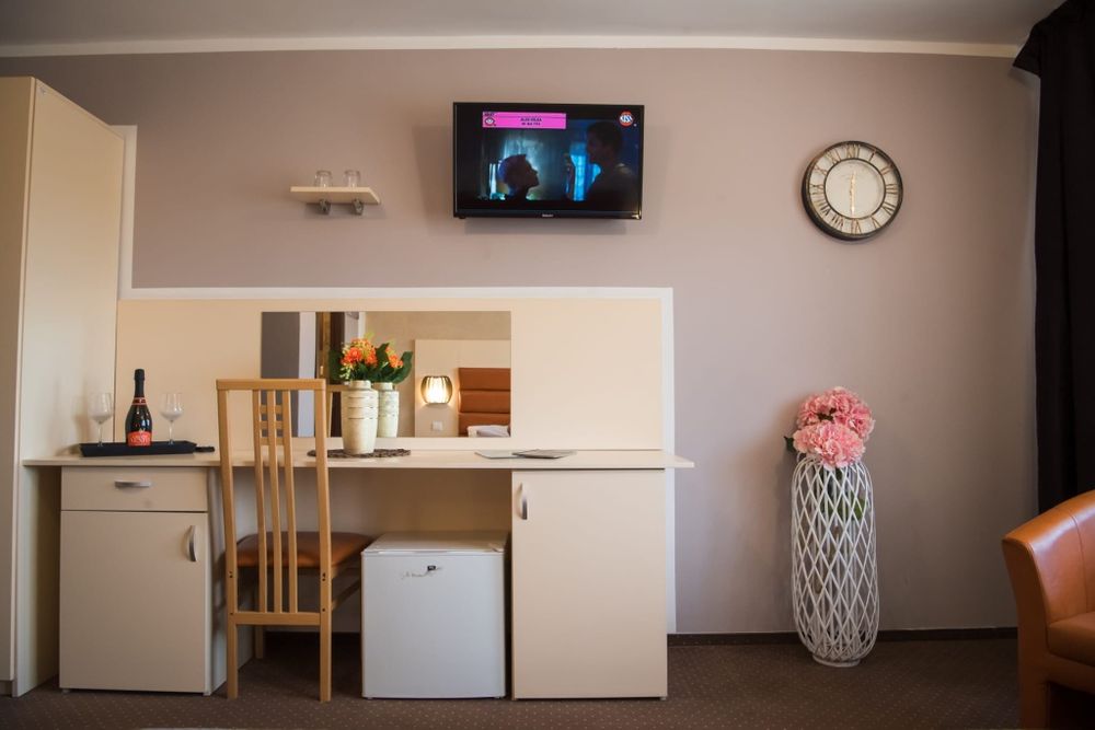 Cameră matrimonială elegantă și confortabilă